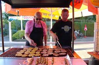 Barbecue. Camping golfzang,  familiecamping aan zee en dichtbij het strand en de duinen. Honden zijn toegestaan en het terrein is autovrij. www.campinggolfzang.nl