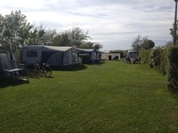 Camping golfzang. De familiecamping aan zee en dichtbij het strand en de duinen. Honden zijn toegestaan en het terrein is autovrij. www.campinggolfzang.nl